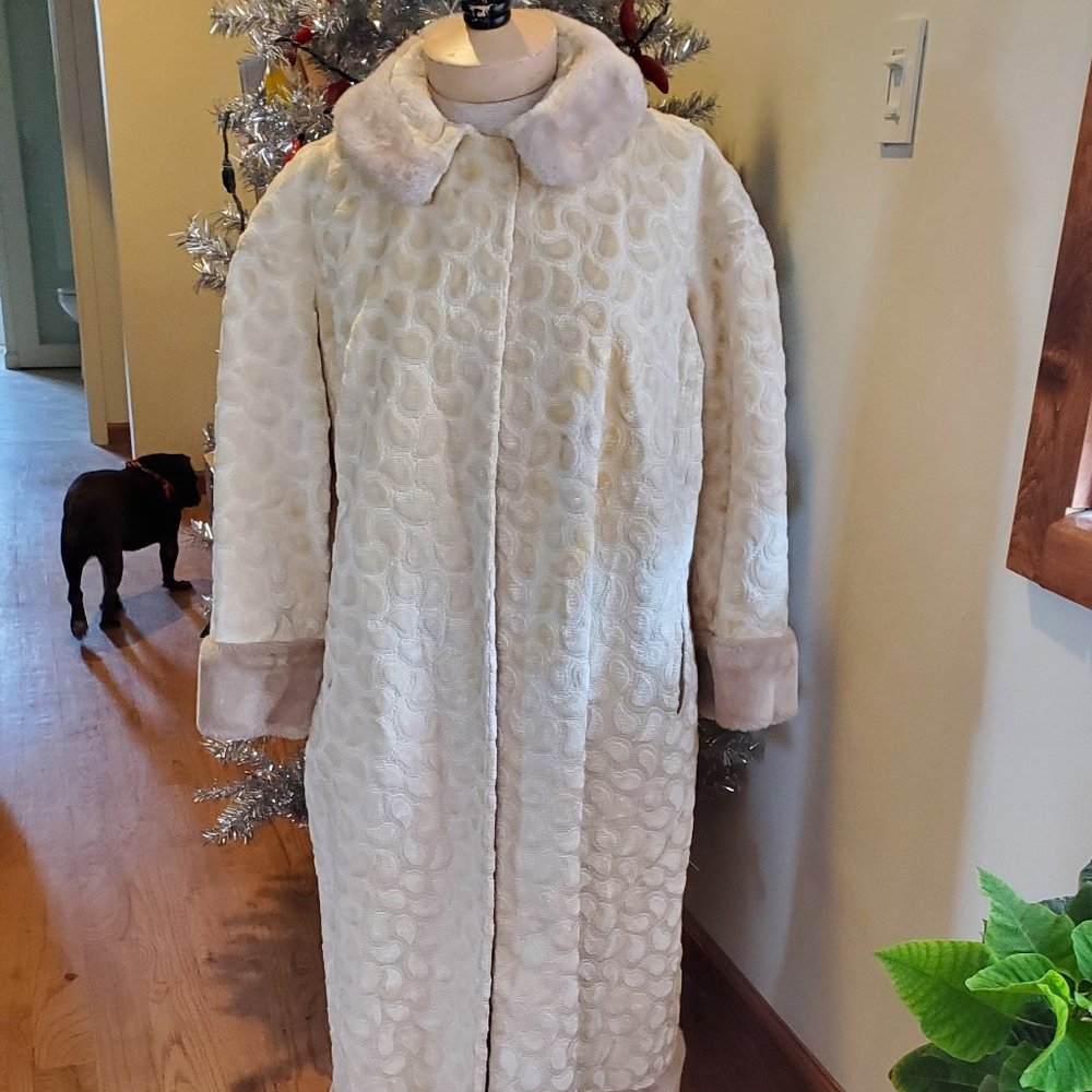 Vintage 50's cream brocade paisley coat